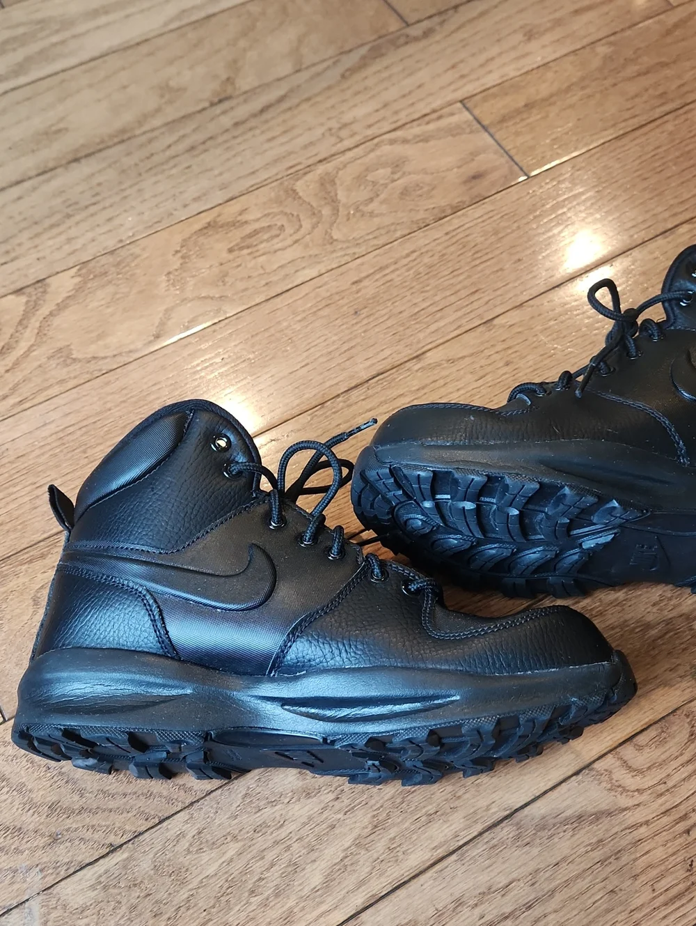 Nike Manoa Boots, Size 7